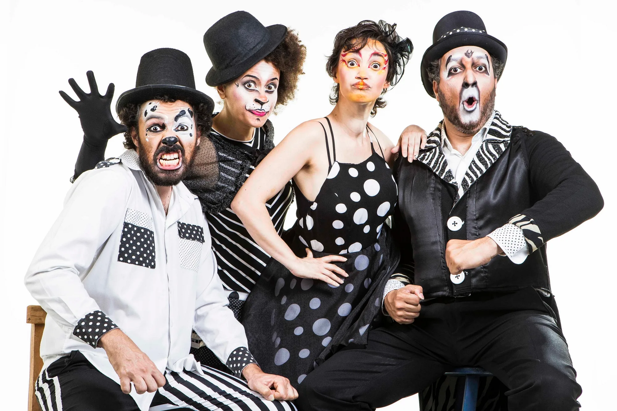 Banda Estralo canta Saltimbancos a partir de 4 de maio no Teatro MorumbiShopping